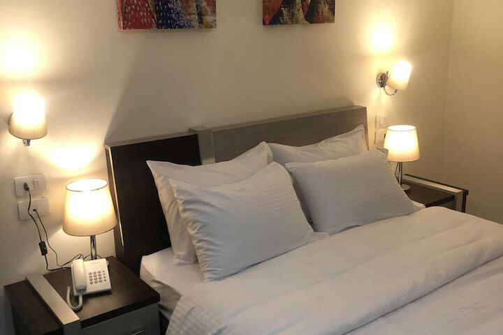 Room 27 of 139