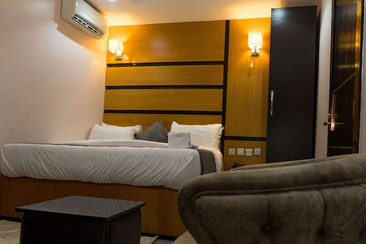 Room 5 of 26