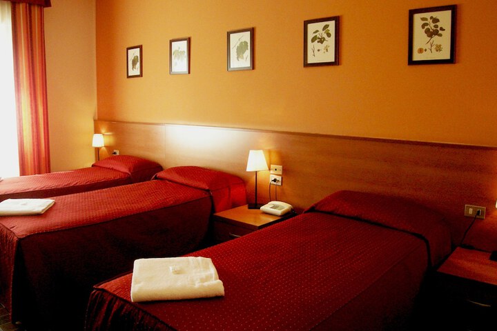 Room 12 of 71