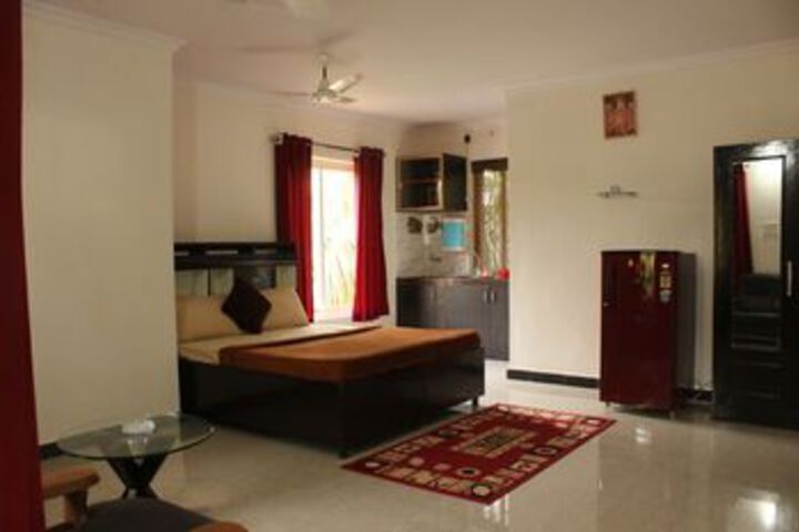 OYO 9217 Studios near Candolim Beach