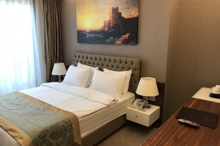 Room 5 of 68