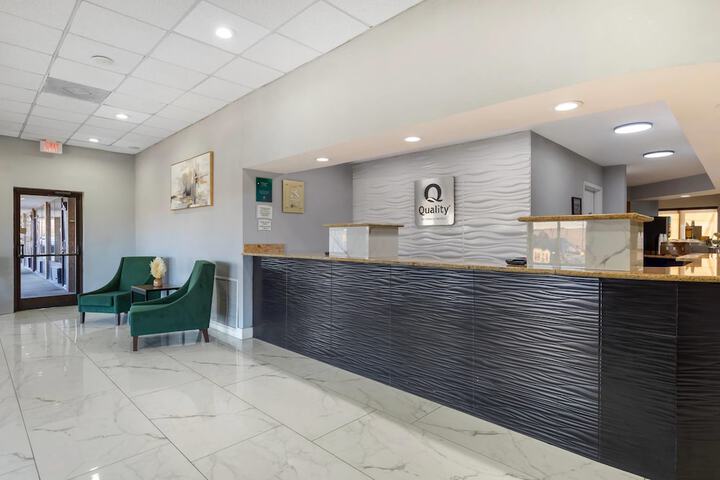 Entrance & Lobby