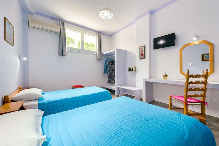 Room 16 of 59