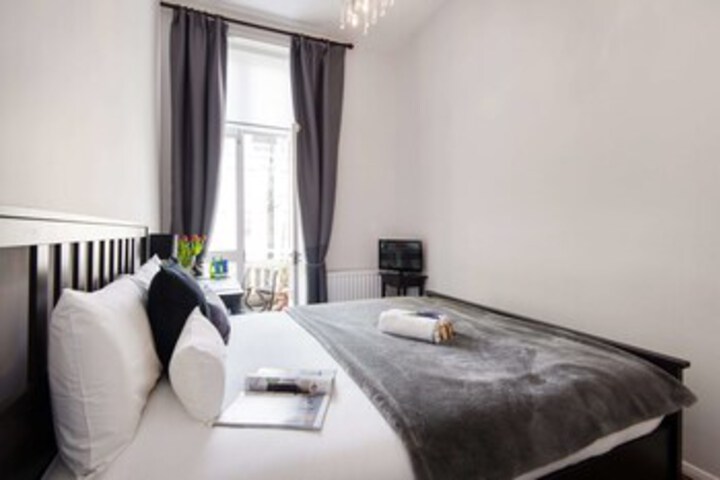 Room 18 of 22