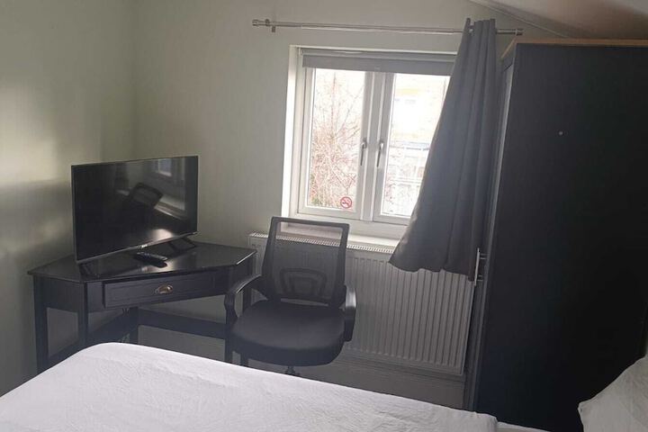 Room 11 of 34