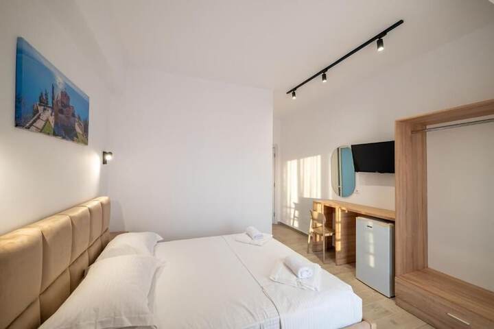 Room 45 of 163