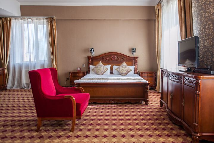 Room 5 of 48