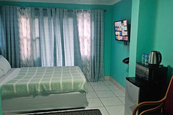 Room 12 of 38