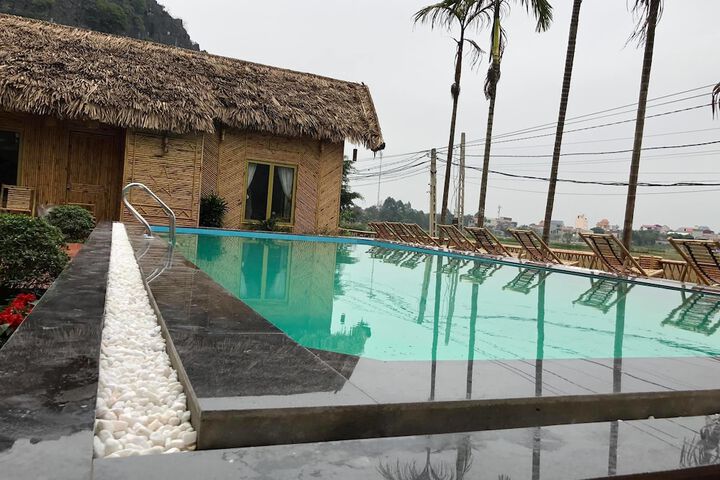 Pool 14 of 27