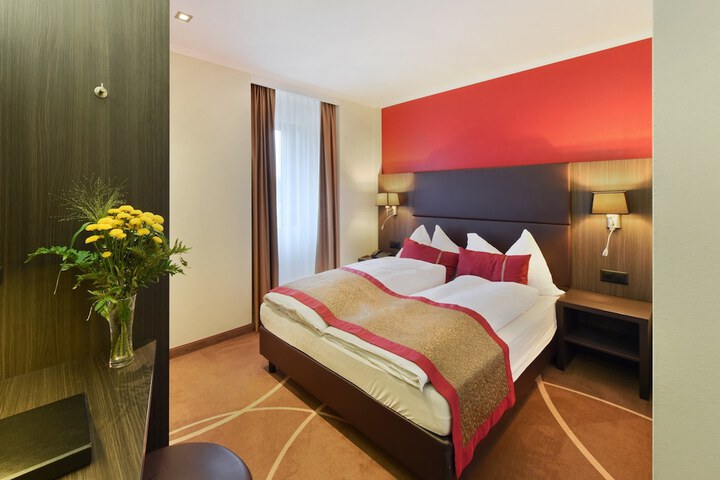 Room 29 of 103