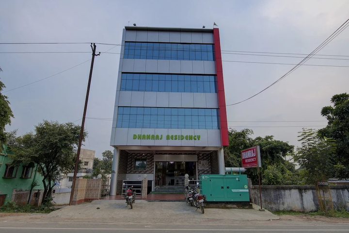 OYO 18839 Dhanraj Residency