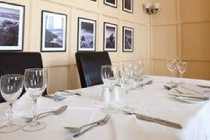 Dining 82 of 87