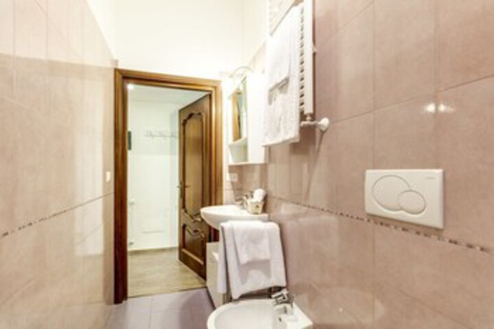 Room 4 of 26