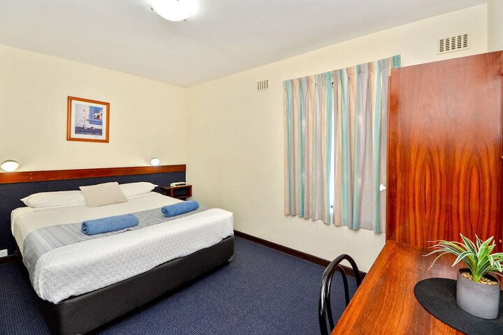 Room 109 of 174