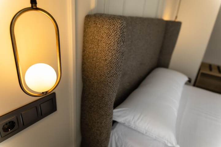 Room 42 of 132