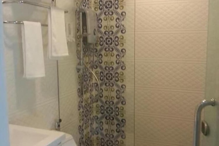 Room 21 of 28
