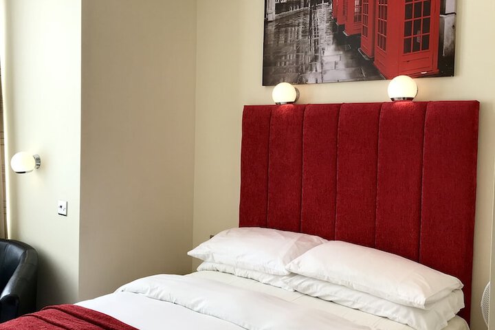 Room 3 of 66