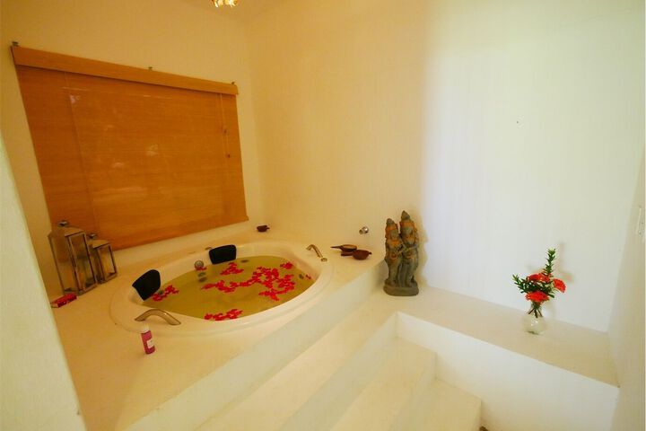 Room 55 of 163