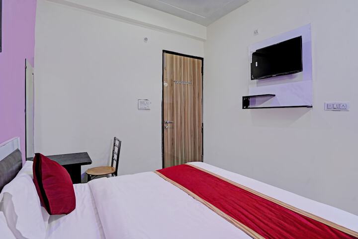 Room 13 of 21