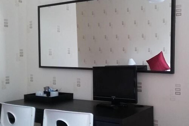 Room 5 of 42