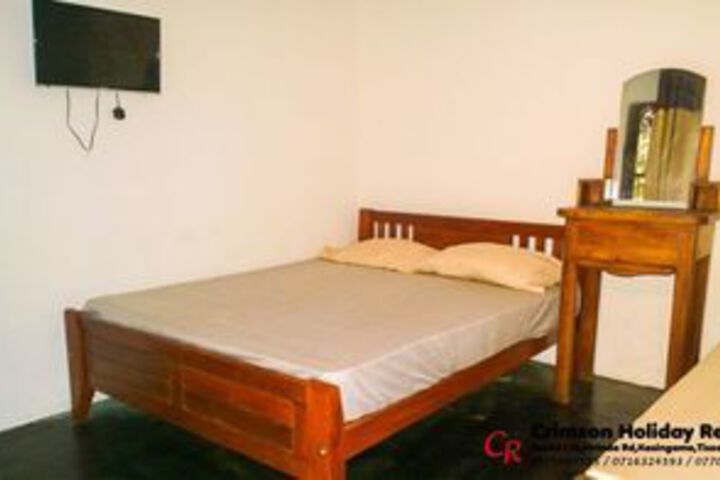 Room 7 of 16