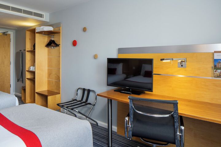 Room 38 of 136