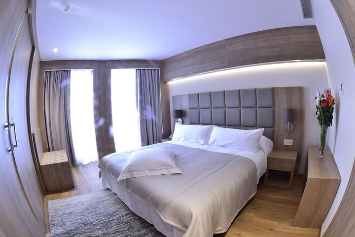 Room 25 of 65