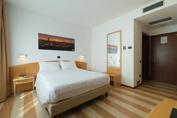 Room 31 of 53