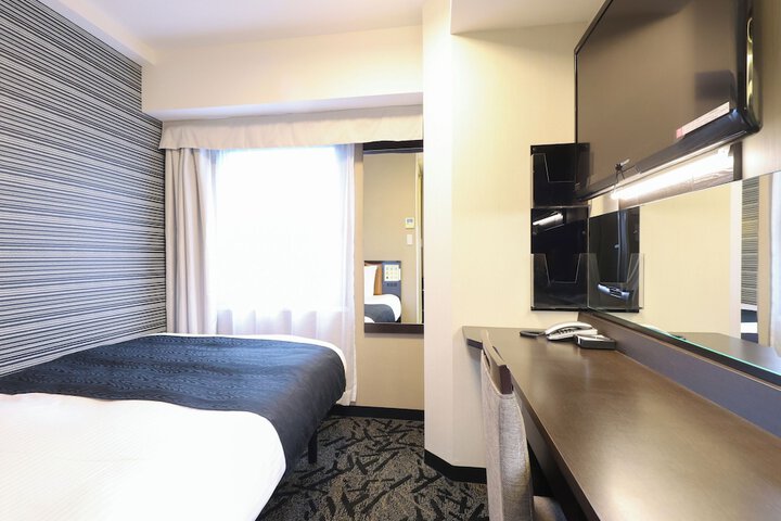Room 8 of 63