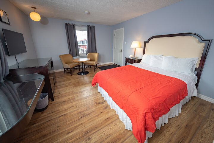 Room 3 of 43