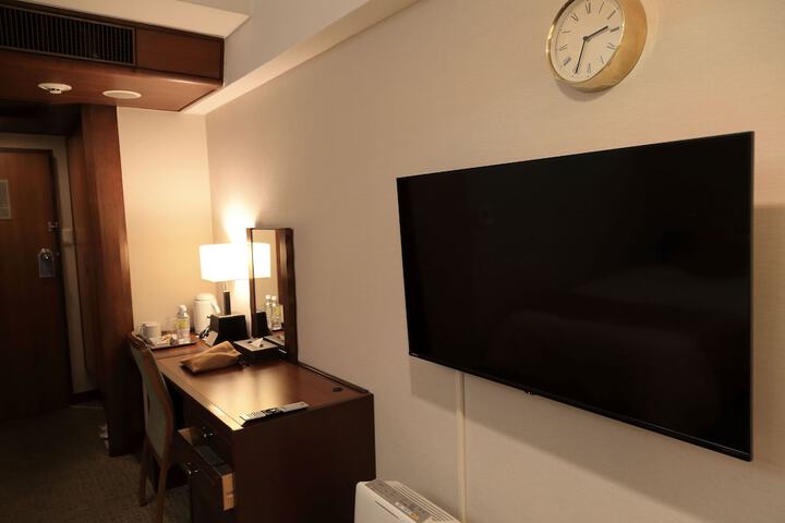 Room 22 of 48