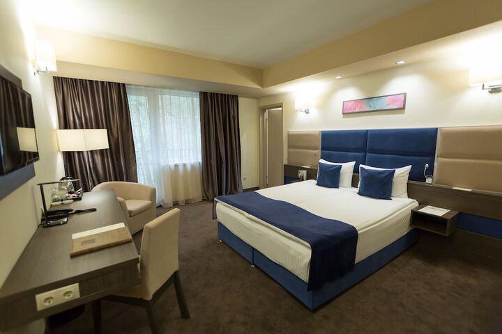 Room 8 of 49