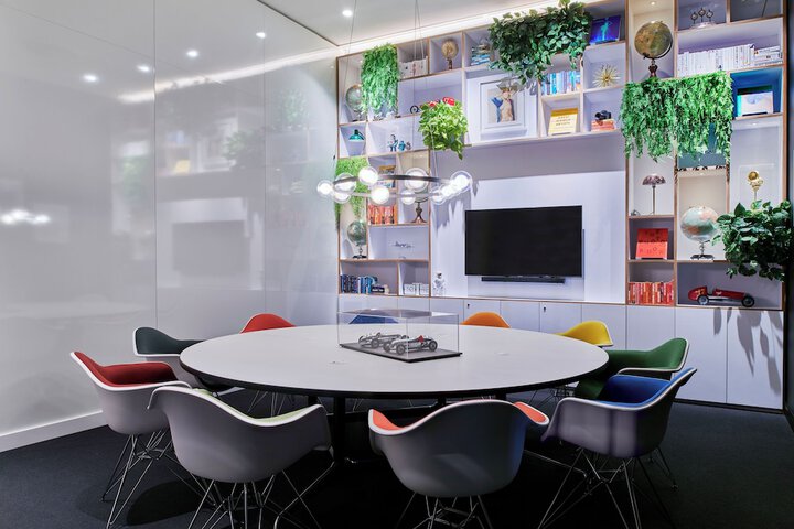 Meeting facility