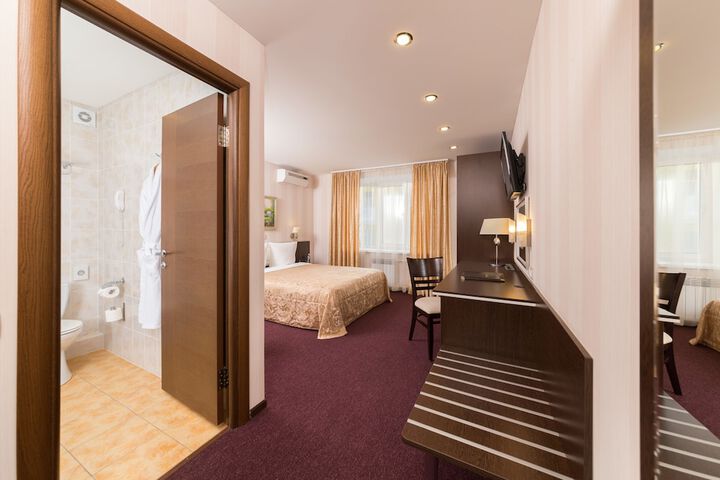 Room 4 of 45