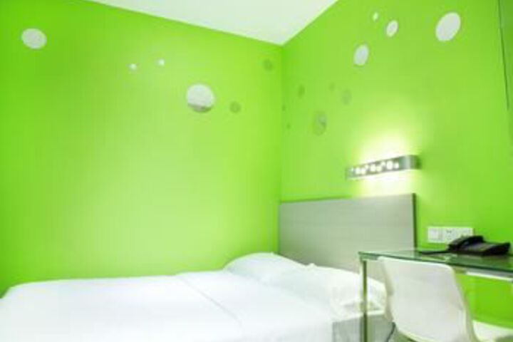 Room 8 of 38
