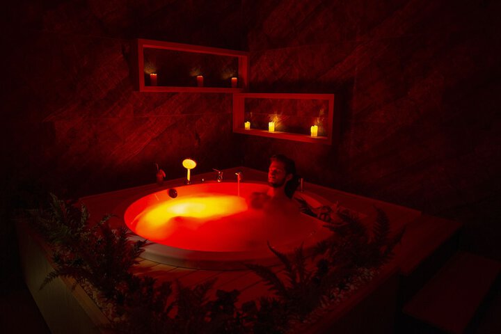 Jetted tub