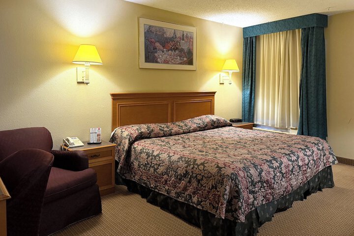 Room 11 of 27