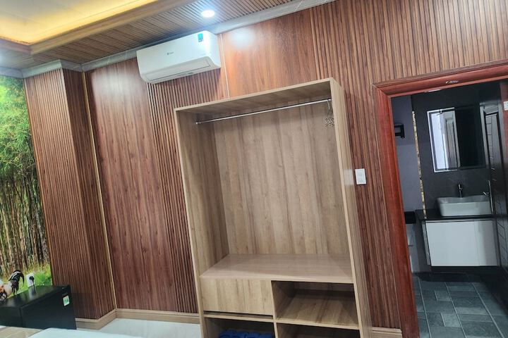 Room 19 of 42