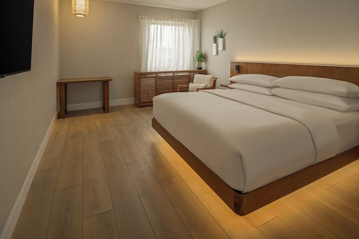 Room 7 of 19