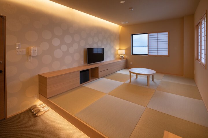 Room 5 of 63