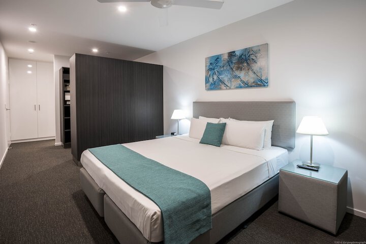 Room 6 of 42