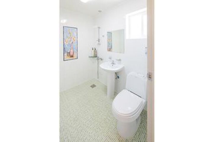 Room 9 of 174