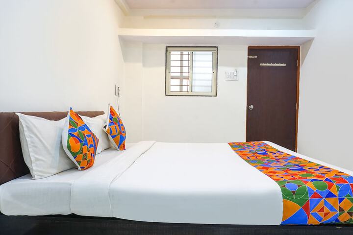 Room 6 of 34