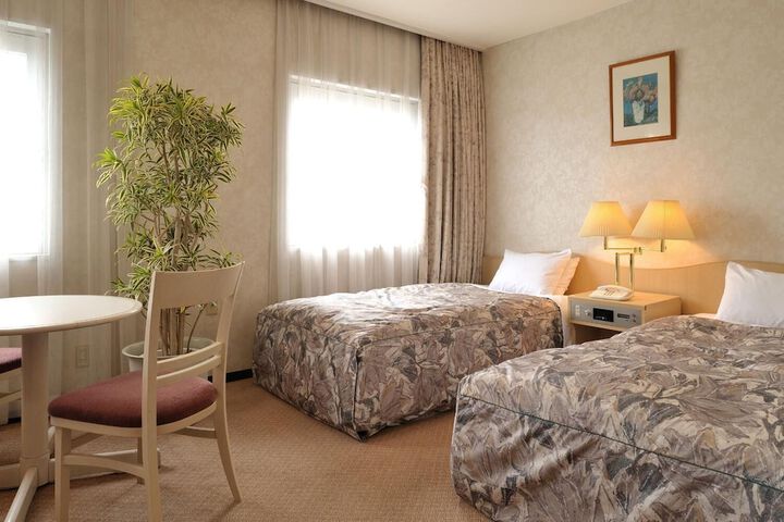 Room 7 of 27