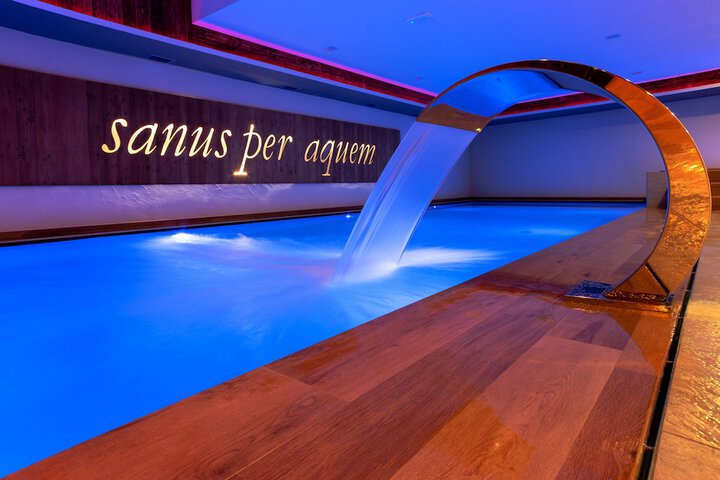 Pools & Facilities