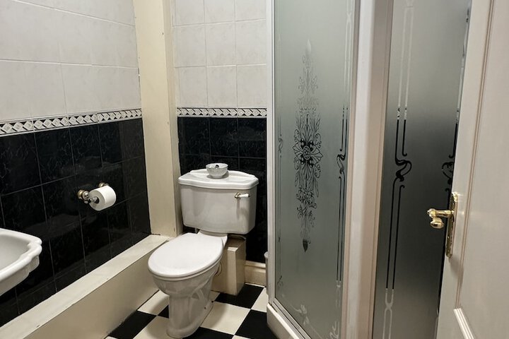 Room 14 of 25