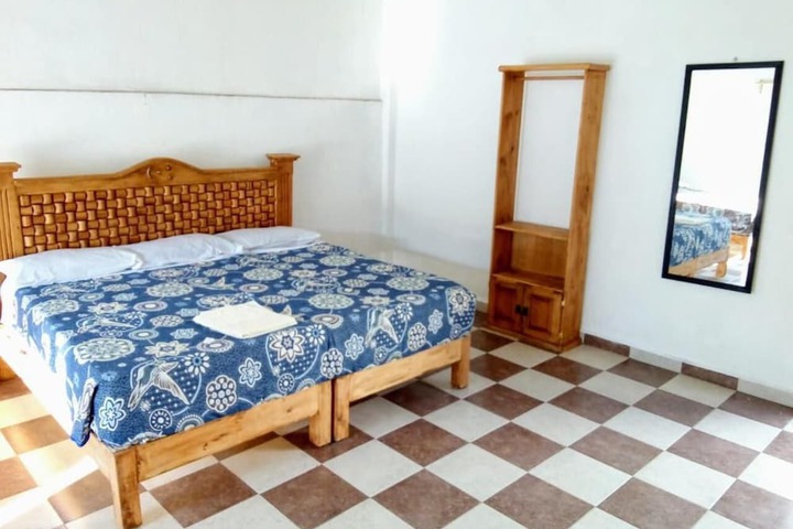 Room 10 of 25