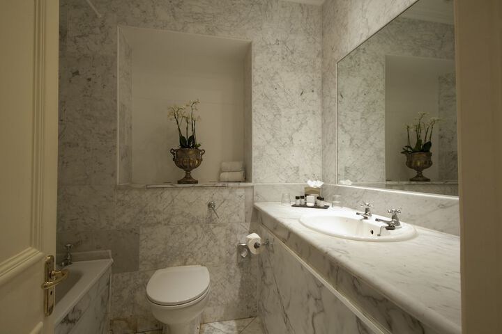 Room 4 of 35