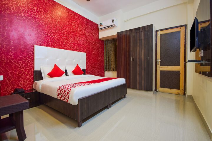 OYO 26659 Hotel Parmanand Garden