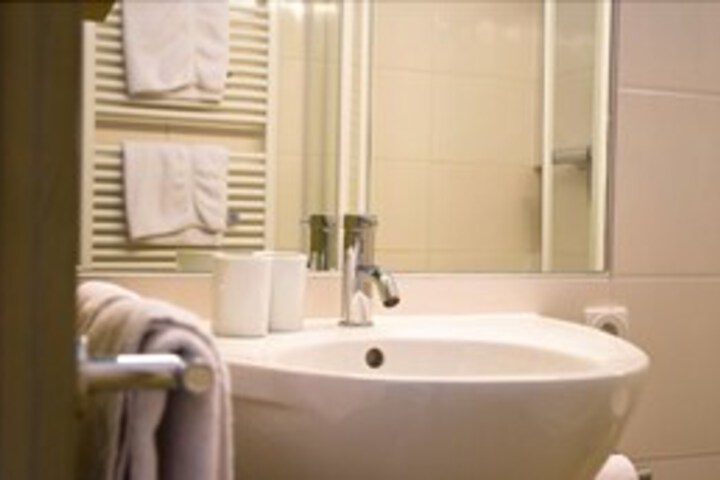Room 4 of 27